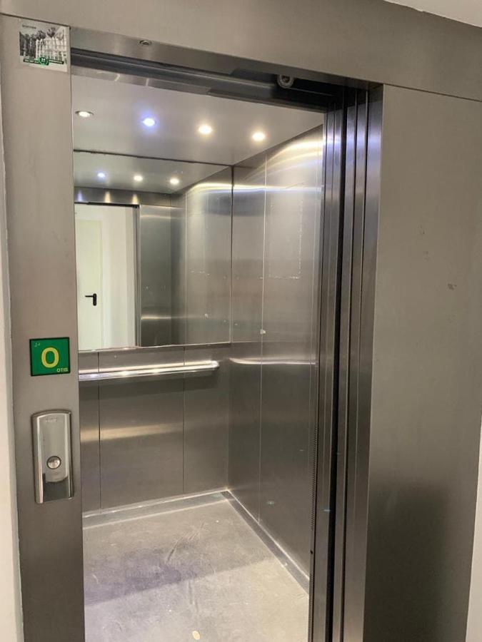 -Malagasunapts- Rooftop Pool & Free Parking Esterno foto