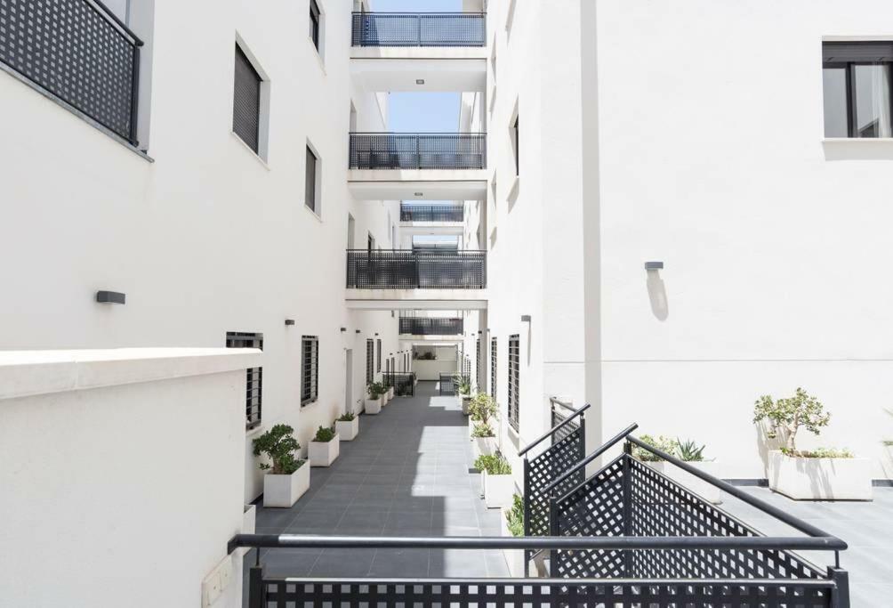 -Malagasunapts- Rooftop Pool & Free Parking Esterno foto